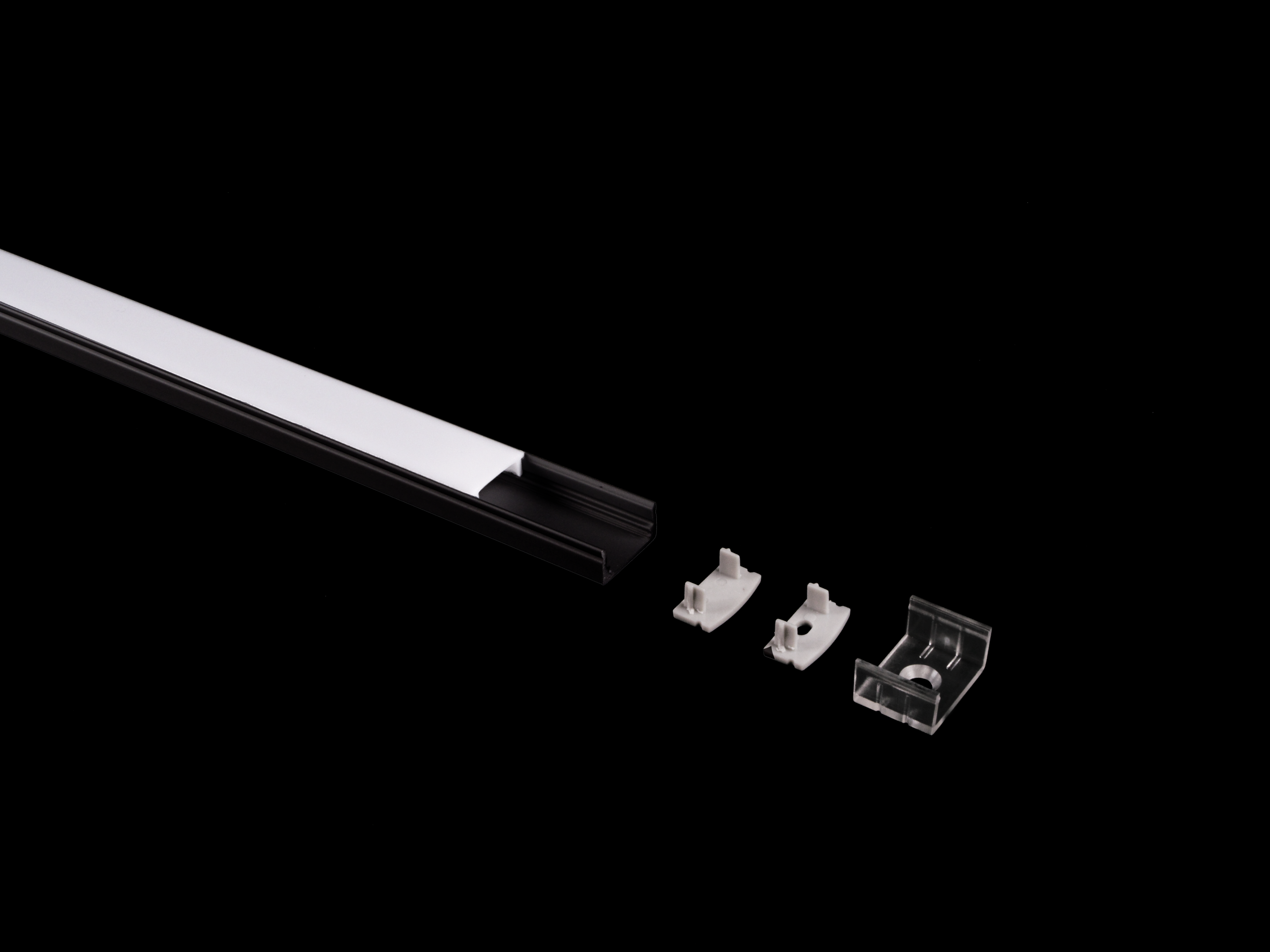 2.01.1307 Alupro Curve eindkap open voor profiel 2m opbouw 8mm zwart